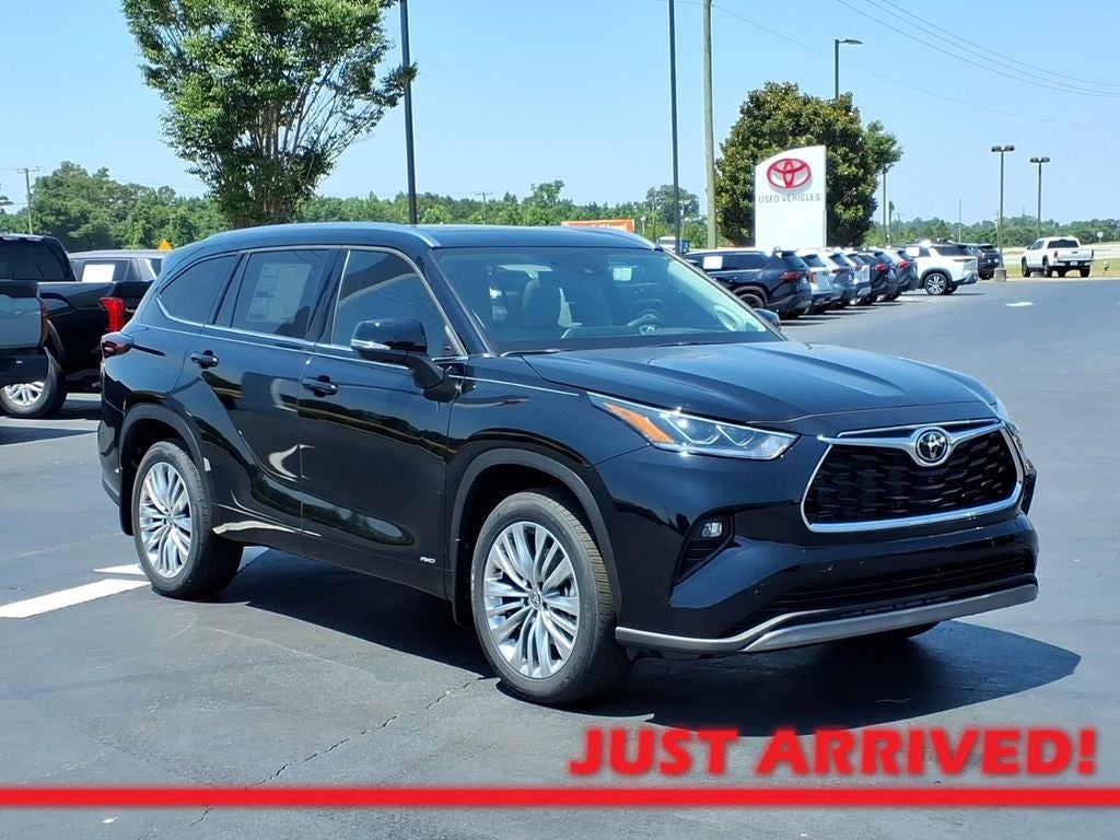 2026 Toyota Highlander Hybrid Platinum