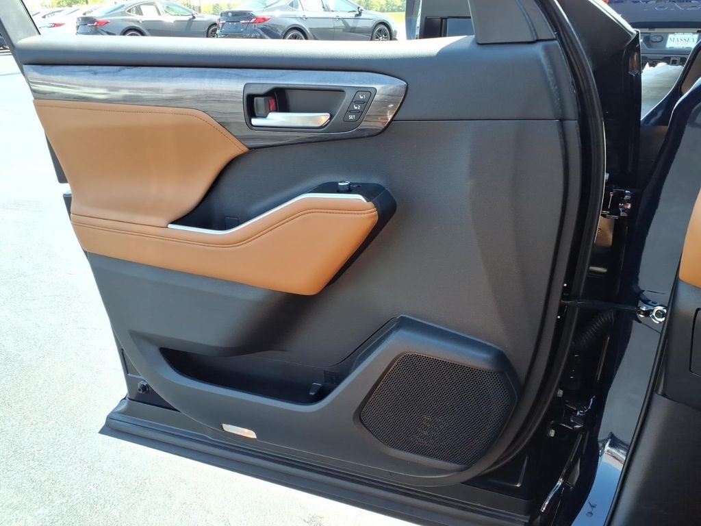 2026 Toyota Highlander Platinum