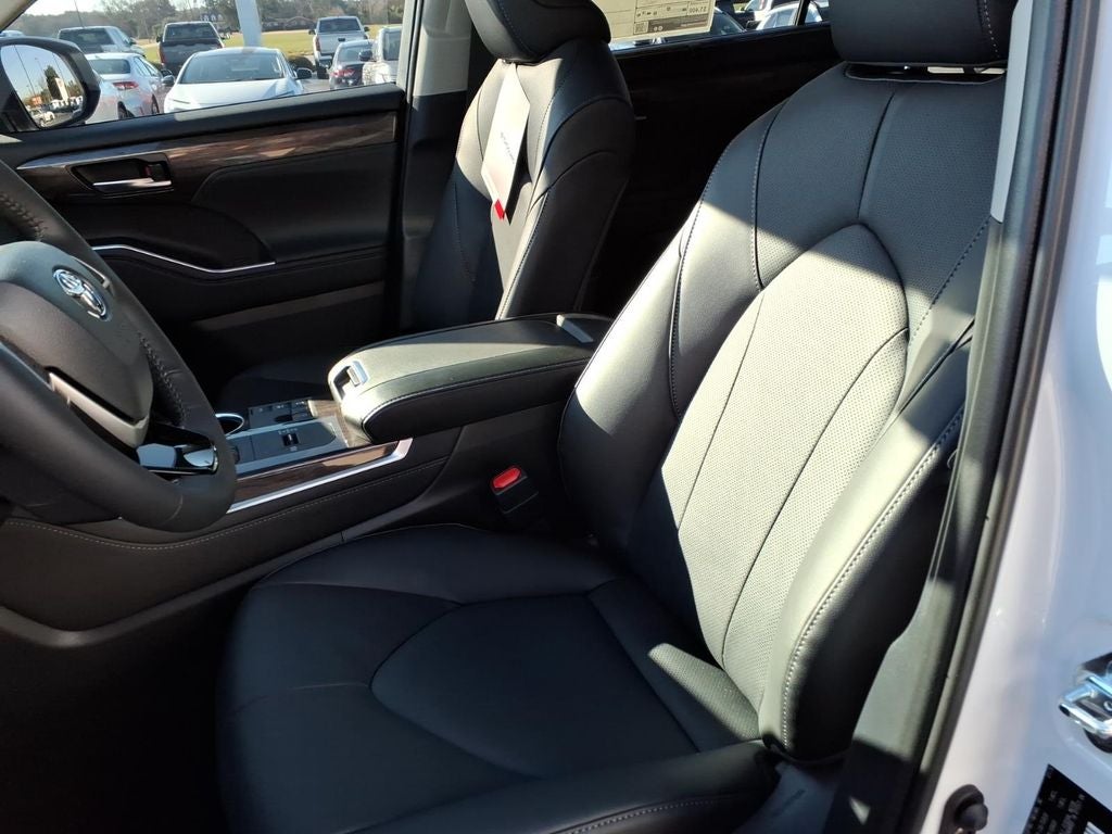 2026 Toyota Highlander Hybrid Limited