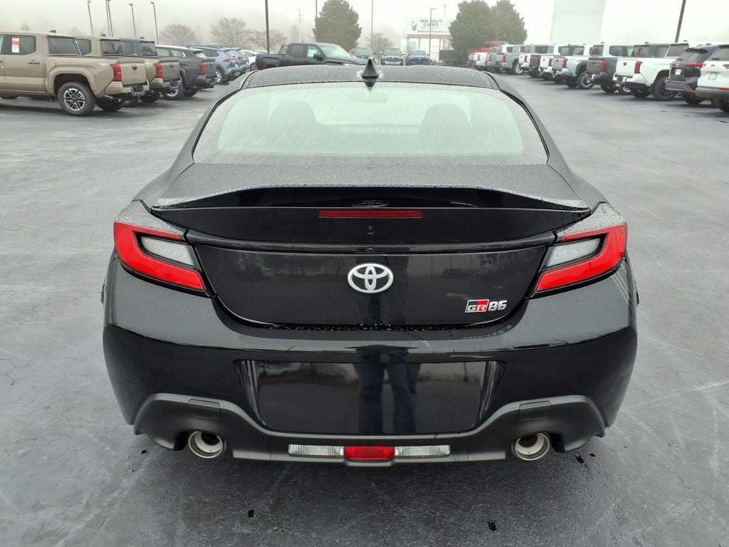 2026 Toyota GR86 Premium MT