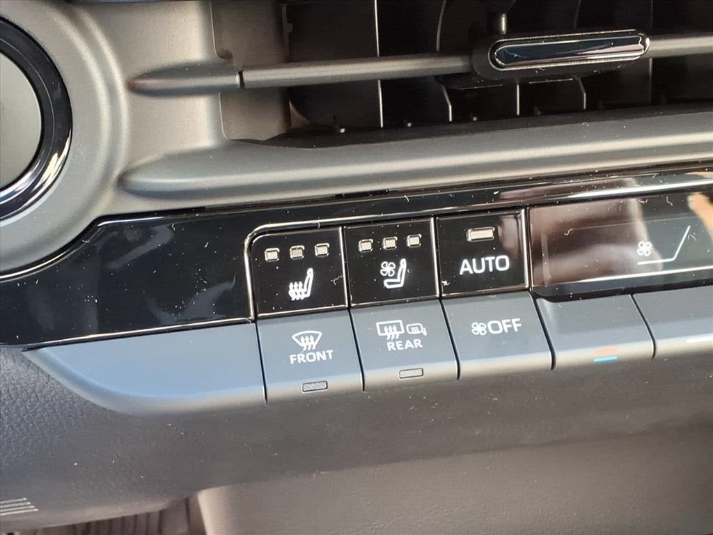 2026 Toyota Toyota Crown Signia Limited